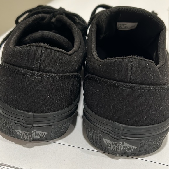 Vans - Picture 7 of 7